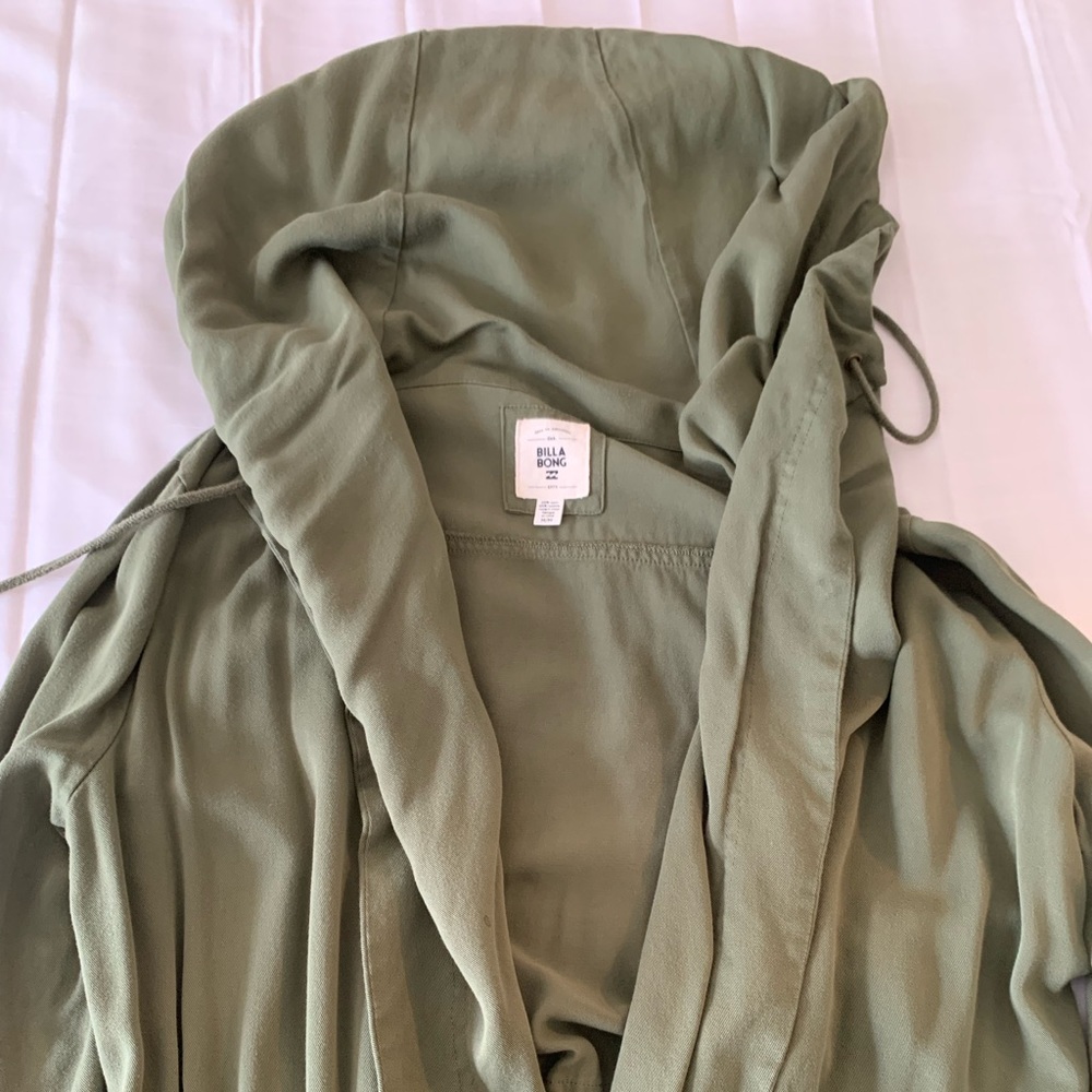 Billabong jacket. - Picture 3 of 8